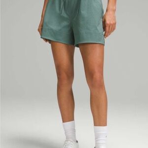 Lululemon Cinchable Waist High-Rise Woven Short 3.5"
